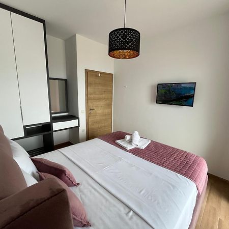 Art'S Apartment Mit Pool Ulcinj Pinjes Kültér fotó