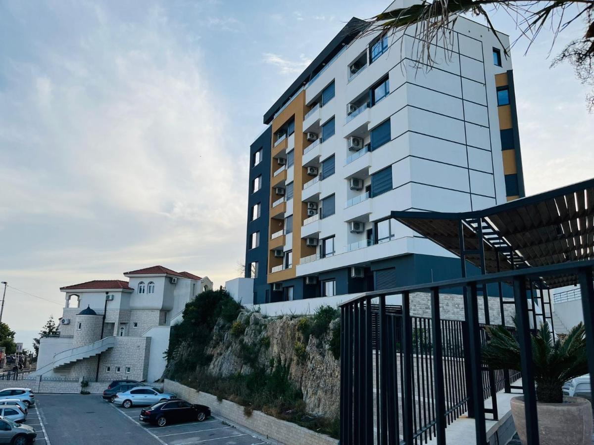 Art'S Apartment Mit Pool Ulcinj Pinjes Kültér fotó